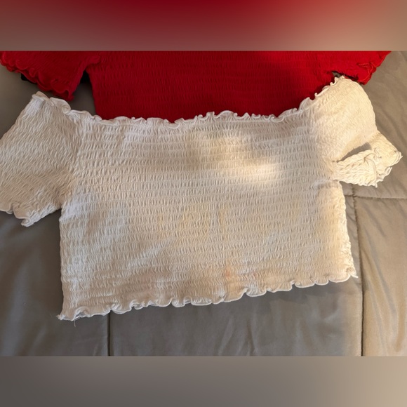 •3 shirt bundle• Smocked Off the shoulder Tops - Picture 4 of 13